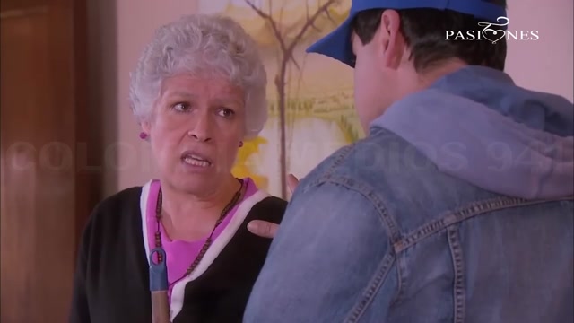 Vecinos Colombia (2008) - Óscar le Dice a Doña Ruca Que Poncho es Candidato al Arriendo de Habitación - Pasiones TV (2012)