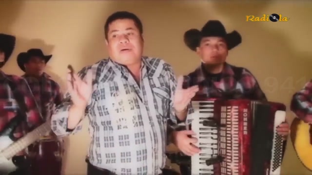 Jimmy Gutiérrez - Me Bebi Lo del Mercado - Radiola TV (2012)