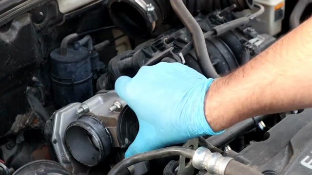 Les 10 Pièces que personne ne nettoie sur sa voiture