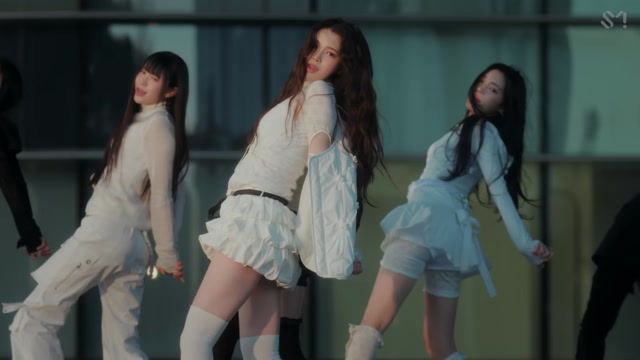 [MV] Hearts2Hearts - The Chase