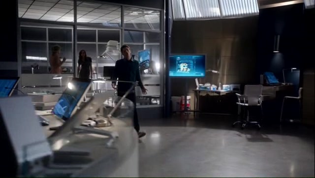 108 - The Flash 2014 - S01E08 - Flash contre Arrow