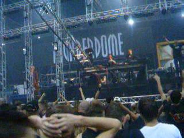 IO,Dj Angelrave = Io,ValerioCattaneo Presents :THUNDERDOME LIVE With World Famous Hardcore Track Song 3 STEPS AHEAD - Drop It 2003 !!