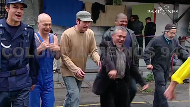 Nuevo Rico Nuevo Pobre (2007) - Llegada de Milton Sanmiguel y Erwin Hoyos a la Cárcel - Pasiones TV (Simulación No Real 2011)