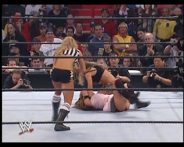 Mickie James and Trish Stratus Royal Rumble 2006