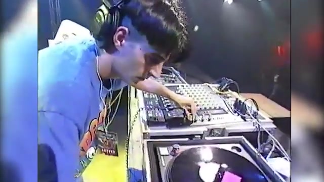 DJ Delirium Live Diretta At Thunderdome 1996 - Dance Or Die !! THE ORIGINAL OFFICIAL VIDEO MUSIC CLIP OFFICIAL RIPPED VHS !!