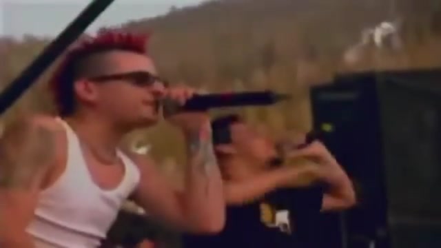 Linkin park boarding for breast cancer 2001 720P