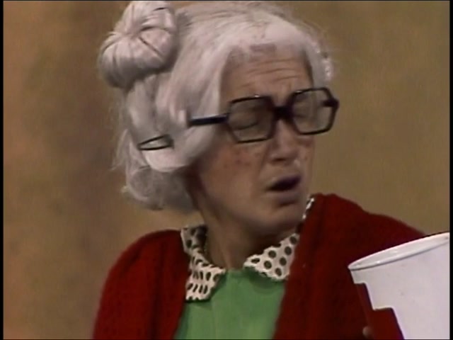 El Chavo del 8 S07E35 - Uma Ajuda Para a Cruz Vermelha