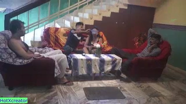 XNXX_indische_bhabhi_gegen_desi_frecher_devar_indischer_gangbang-sex_SD