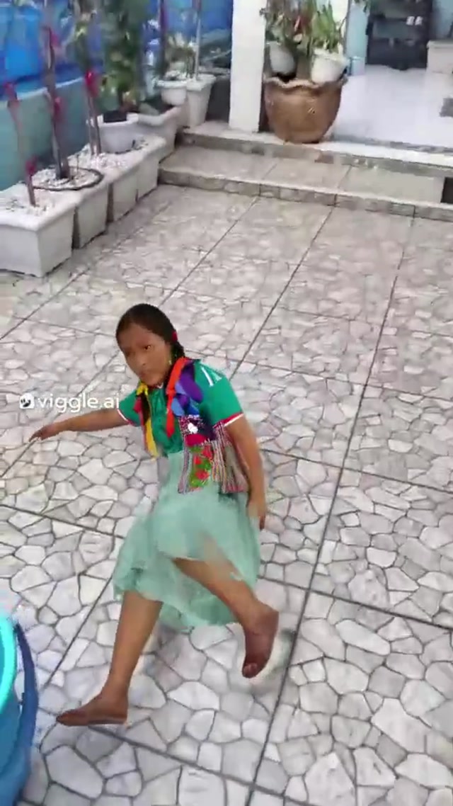 mexicana jugando futbol