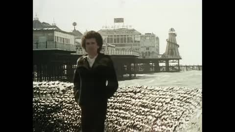 Leo Sayer - When I Need You (Official HD Music Video)