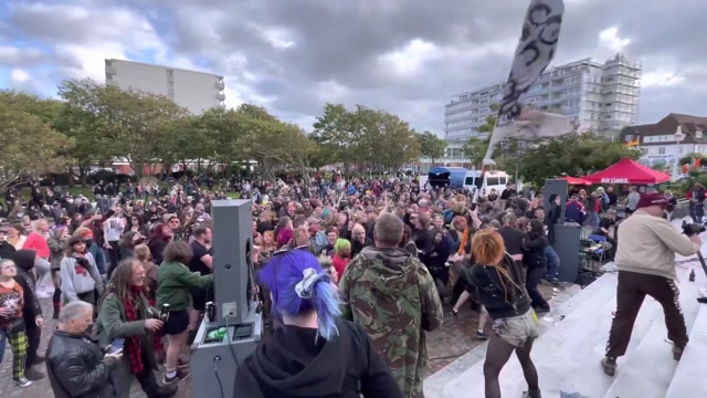 Mülheim Asozial - Bier gegen Bullen Live