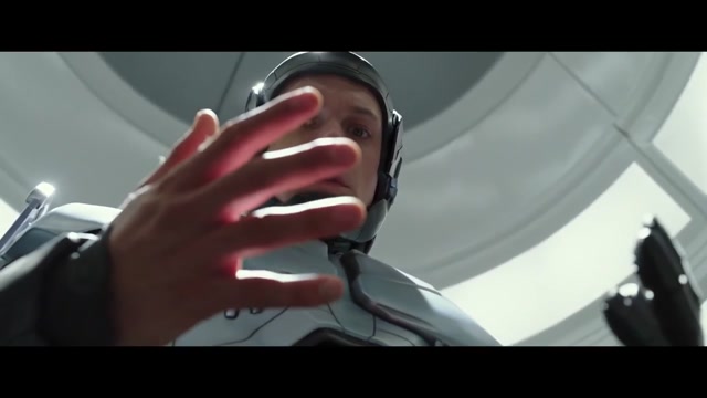 ROBOCOP (REMAKE) (2014)