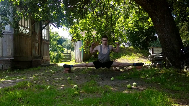Doing the splits - Solodkyi Serhii 346481164