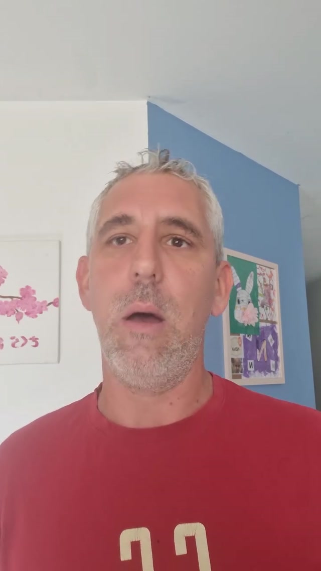 Yael refuse de nous montrer ses notes de frais mais veut tout savoir de ton compte a toi