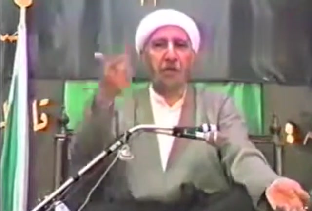 aaa102 .... المعمم احمد الوائلي .... يعني الكعبة موجودة، لكن تم افتتاح كعبة ثانية للحسين؟ ان الله قول الحسين لا جعل قبرك الكعبة للمؤمنين وجَعَلَ أَفْئِدَةً مِّنَ النَّاسِ تَهْوِي اليك