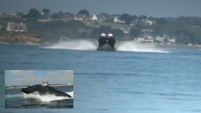 Bateau qui fonctionne à l'eau de mer 3