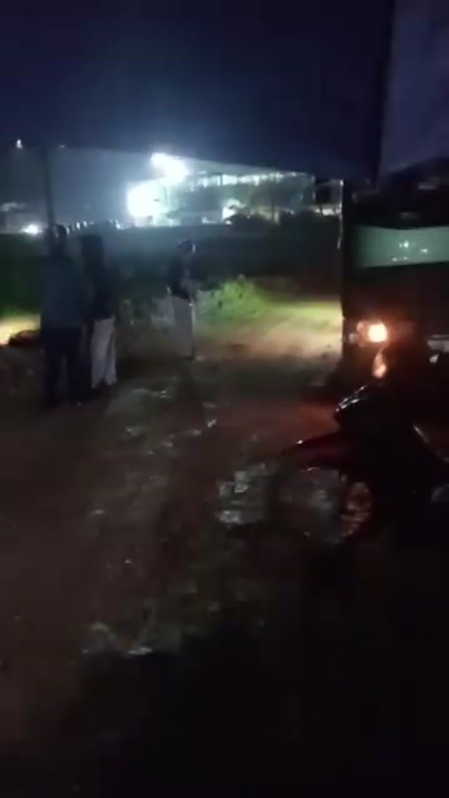 Cướp ngày không đủ, tranh thủ cướp đêm.