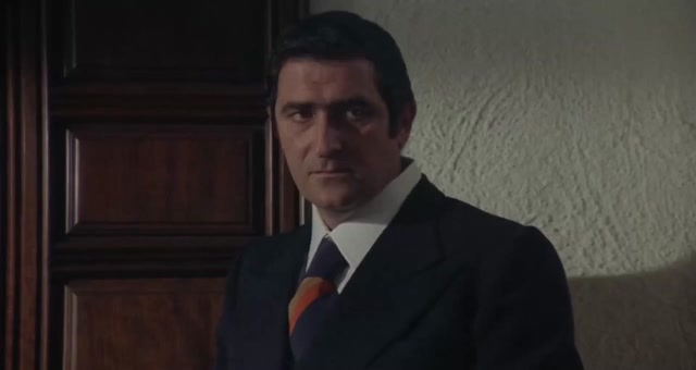 2 Nápoles dispara (1977)