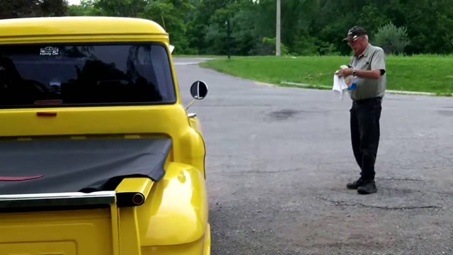 SHAKE RABBLE AND ROLL CAR SHOW