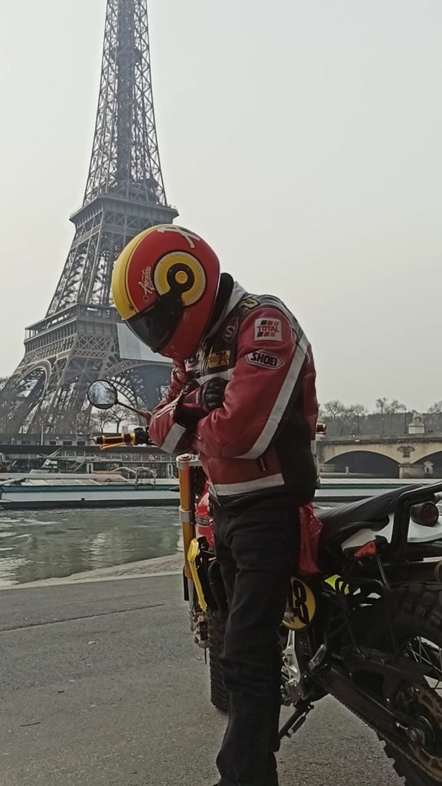 ➡️ Motolife : A Day in the Life / L'Ecriture des Blessures « Plus Jamais »