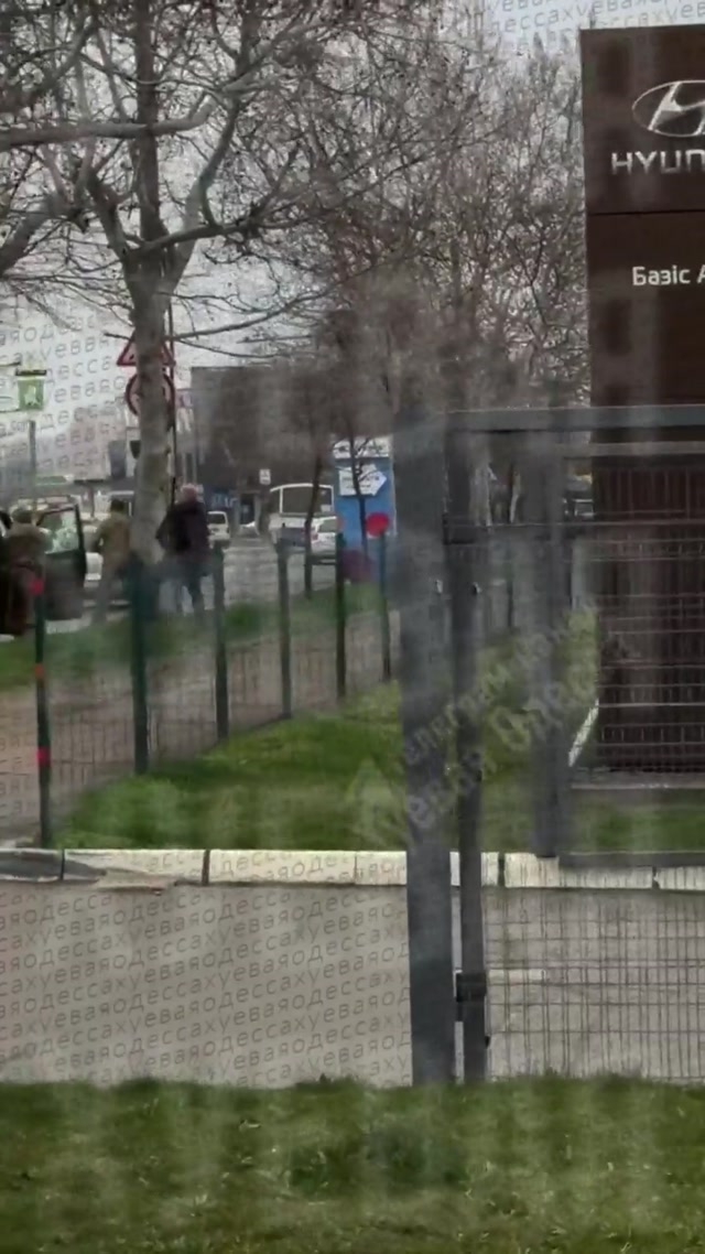 Ukrainian recruiter attacked with chain by man in Odesa