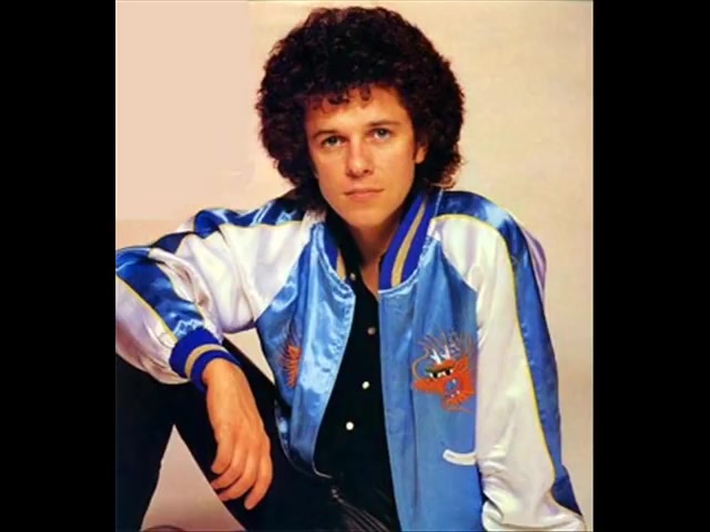 Leo Sayer - You make me feel like dancing (1976) HhSjwU8gEsI