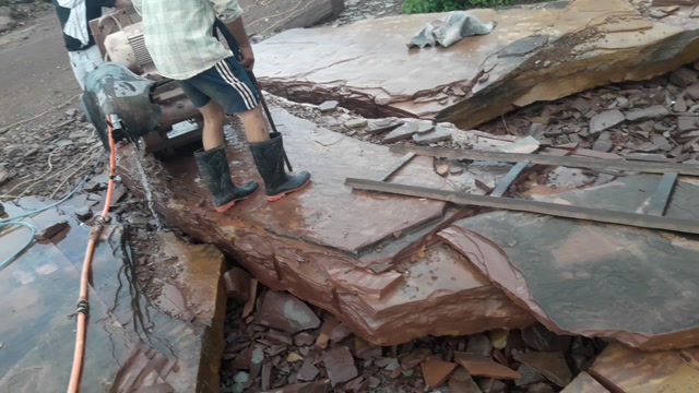 Stone Cutter 