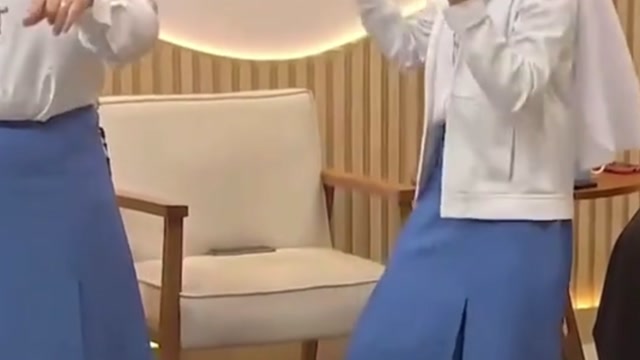 monjita brasileña bailando