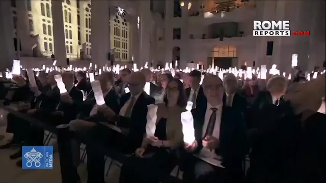 La Sagrada Familia estalla en luz_ la impresionante actuación que el papa Leo presenció en Barcelona