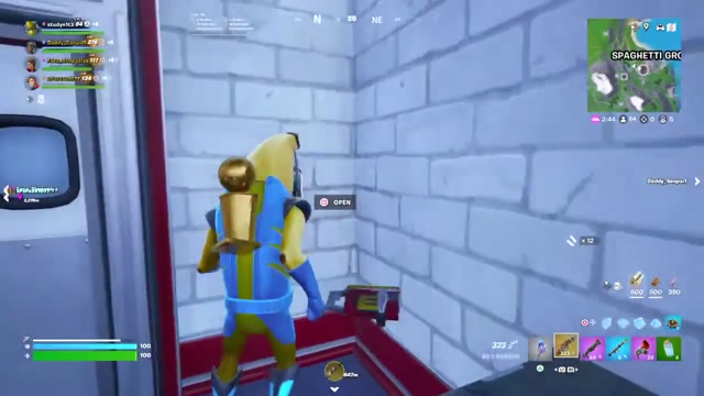 Fortnite live playing with viewers (2)
