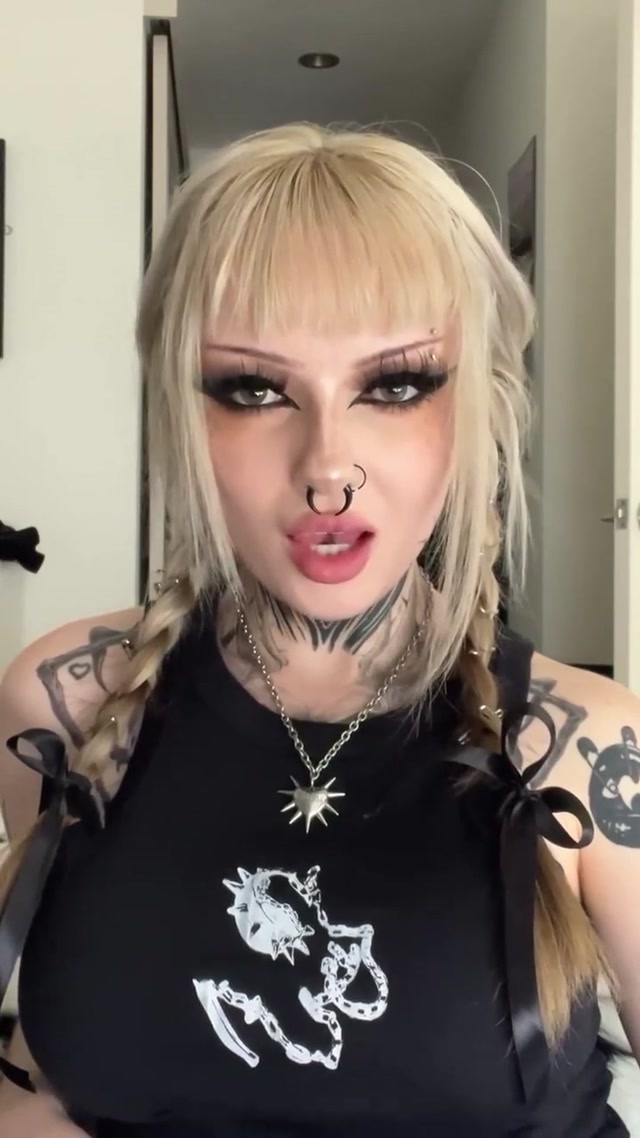 Expressive piercing: How to look different from everyone else.