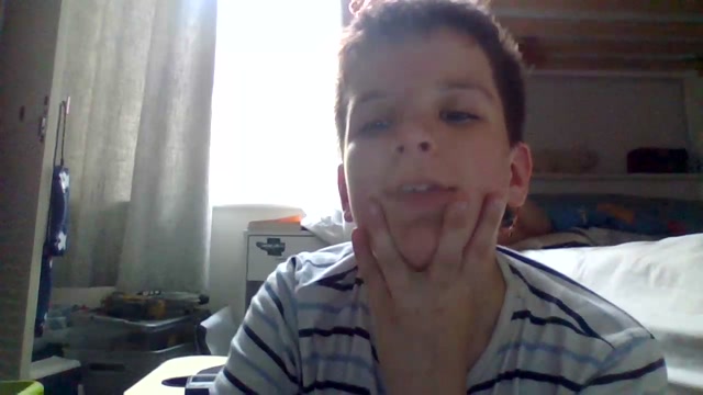skidsyplays in a video