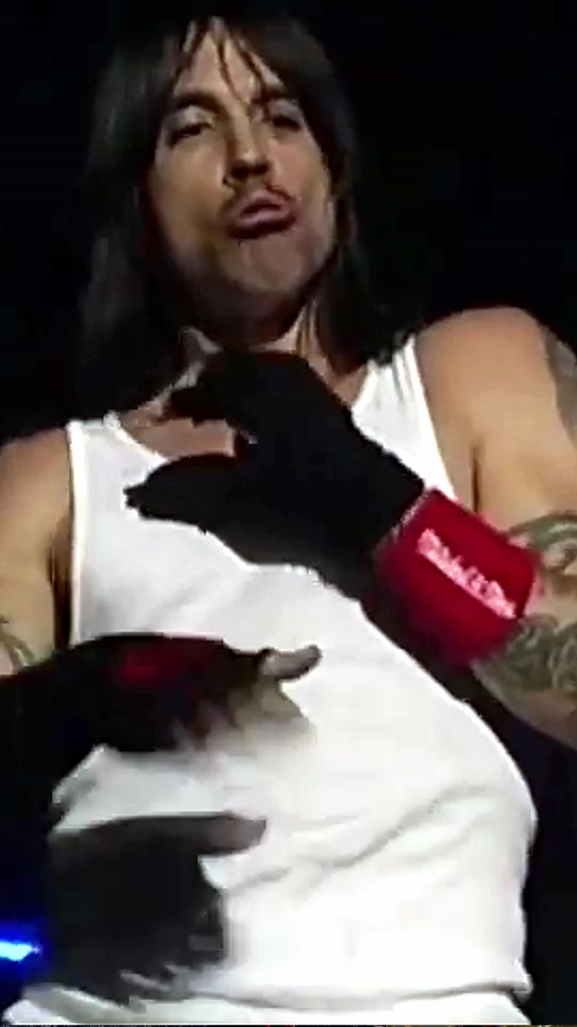 ➡️ Motolife : A Day in the Life / Red Hot Chili Peppers « I Feel Love » (Live In Copenhagen)