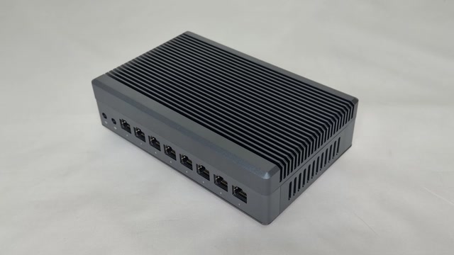 Qotom Q30900GE | 8×2.5GbE Industrial Mini PC Network Appliance