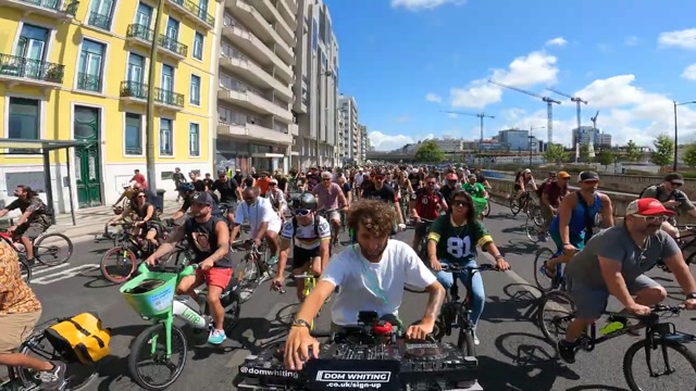 Drum & Bass On The Bike - PORTUGAL - Dom Whiting
