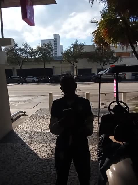 MIAMI BEACH 1111 SECURITY ABUSES ME BCUS IM WEAK