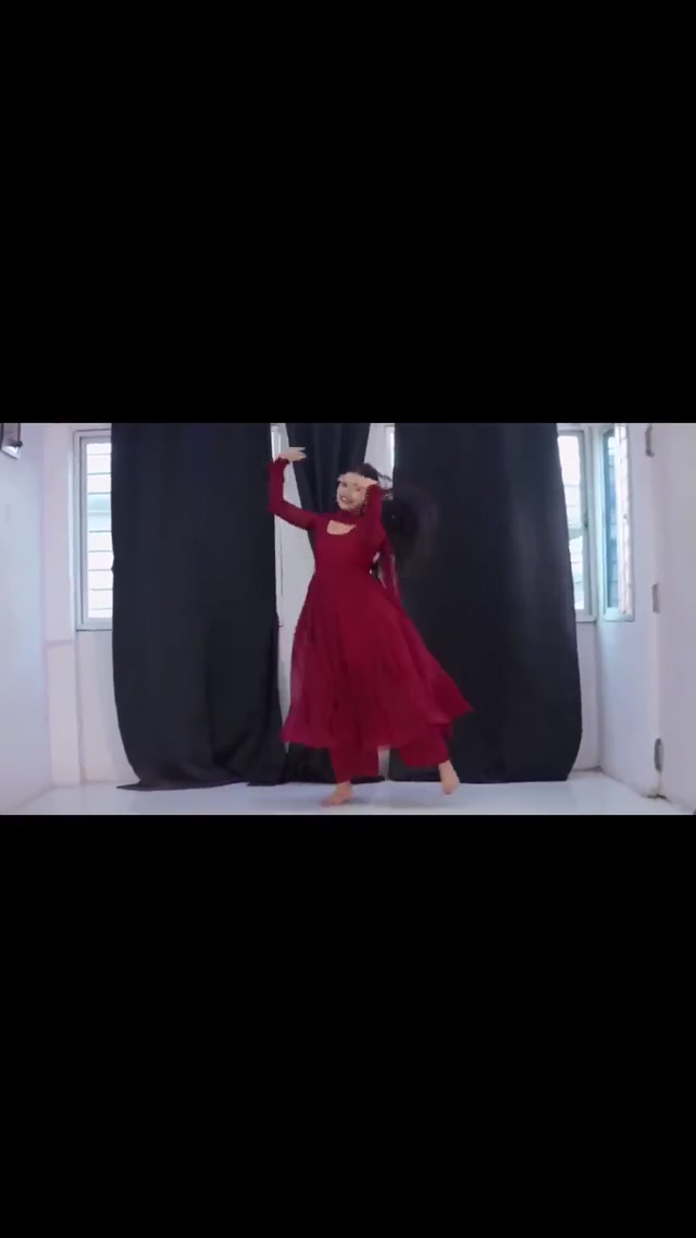 Chunari Chunari Dance