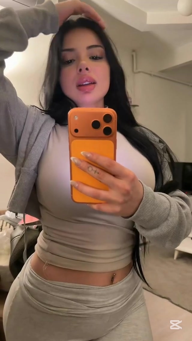 l+18 Selfie 🥰